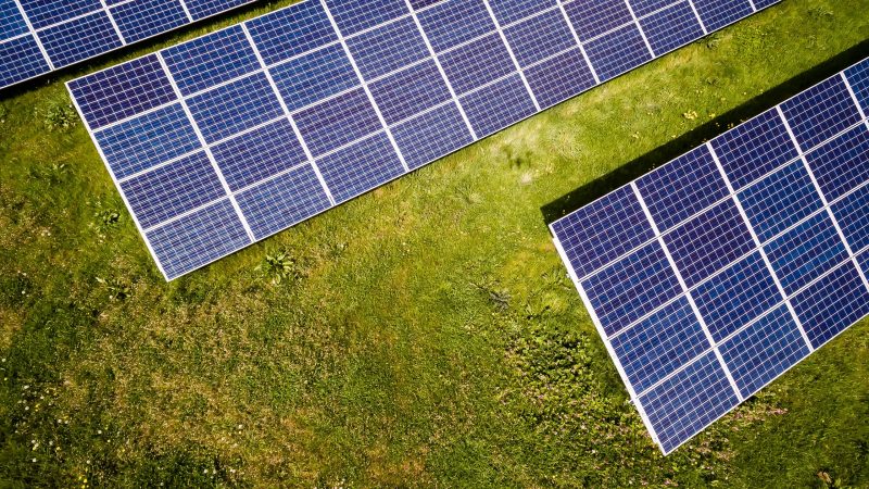Korzyści finansowe wynikające z paneli słonecznych