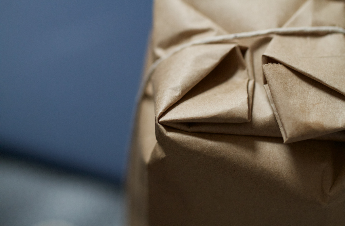Jaki powinien być papier do pakowania paczek dla klientów?