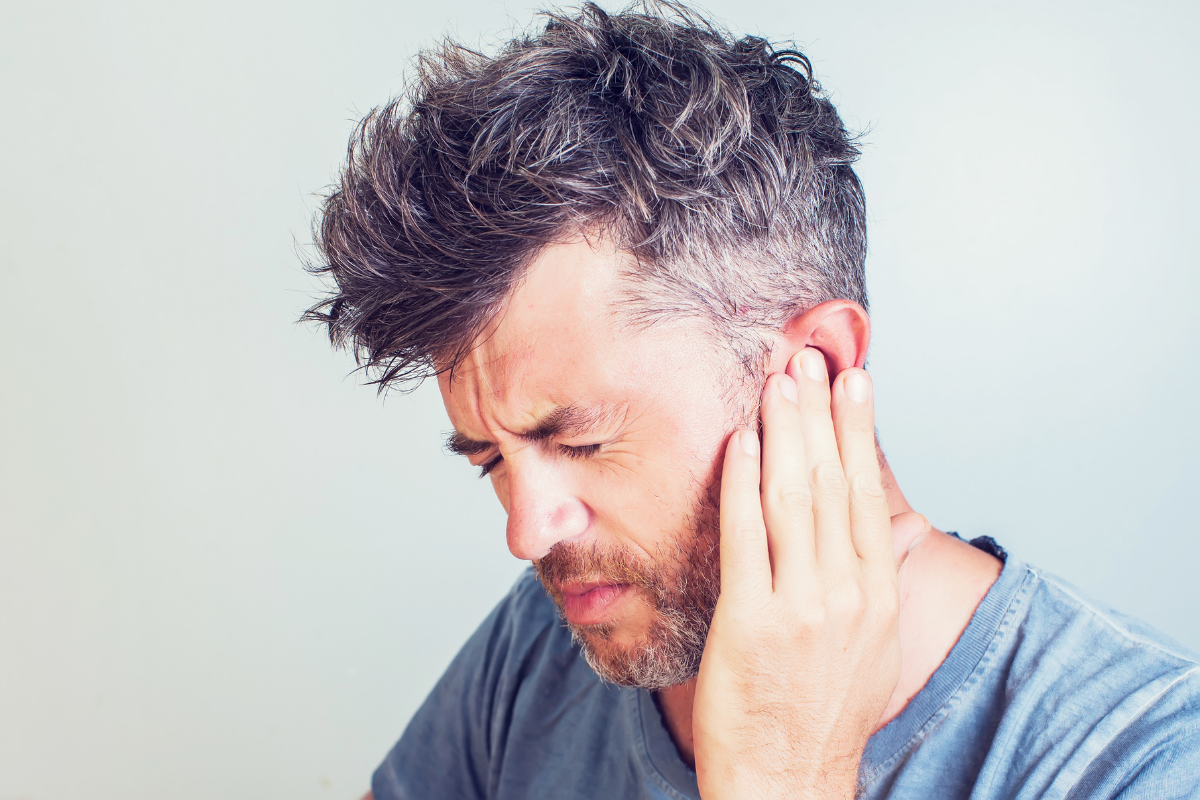 Ból ucha – co oznacza i jak go pokonać?