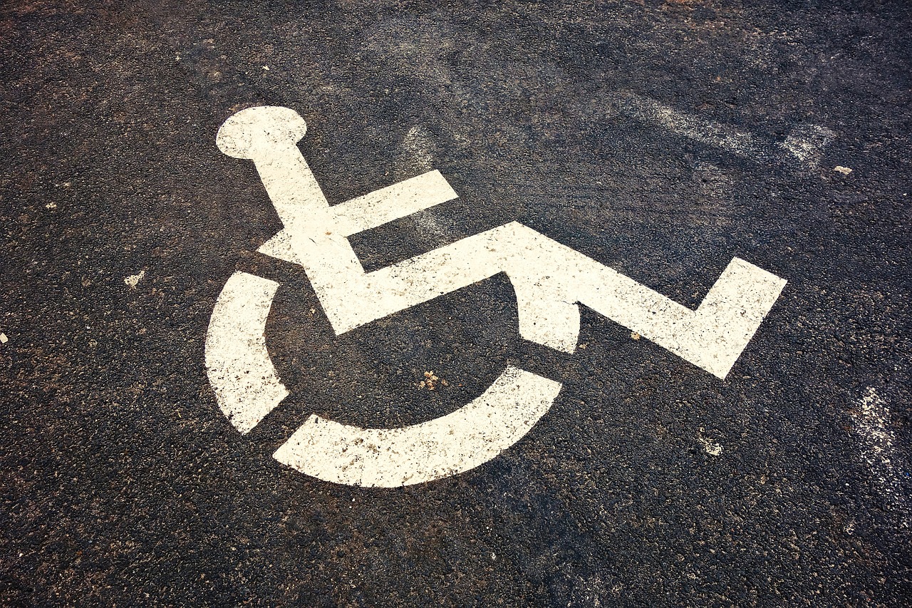 Jakie przywileje ma pracodawca zatrudniający osoby z lekkim stopniem niepełnosprawności?